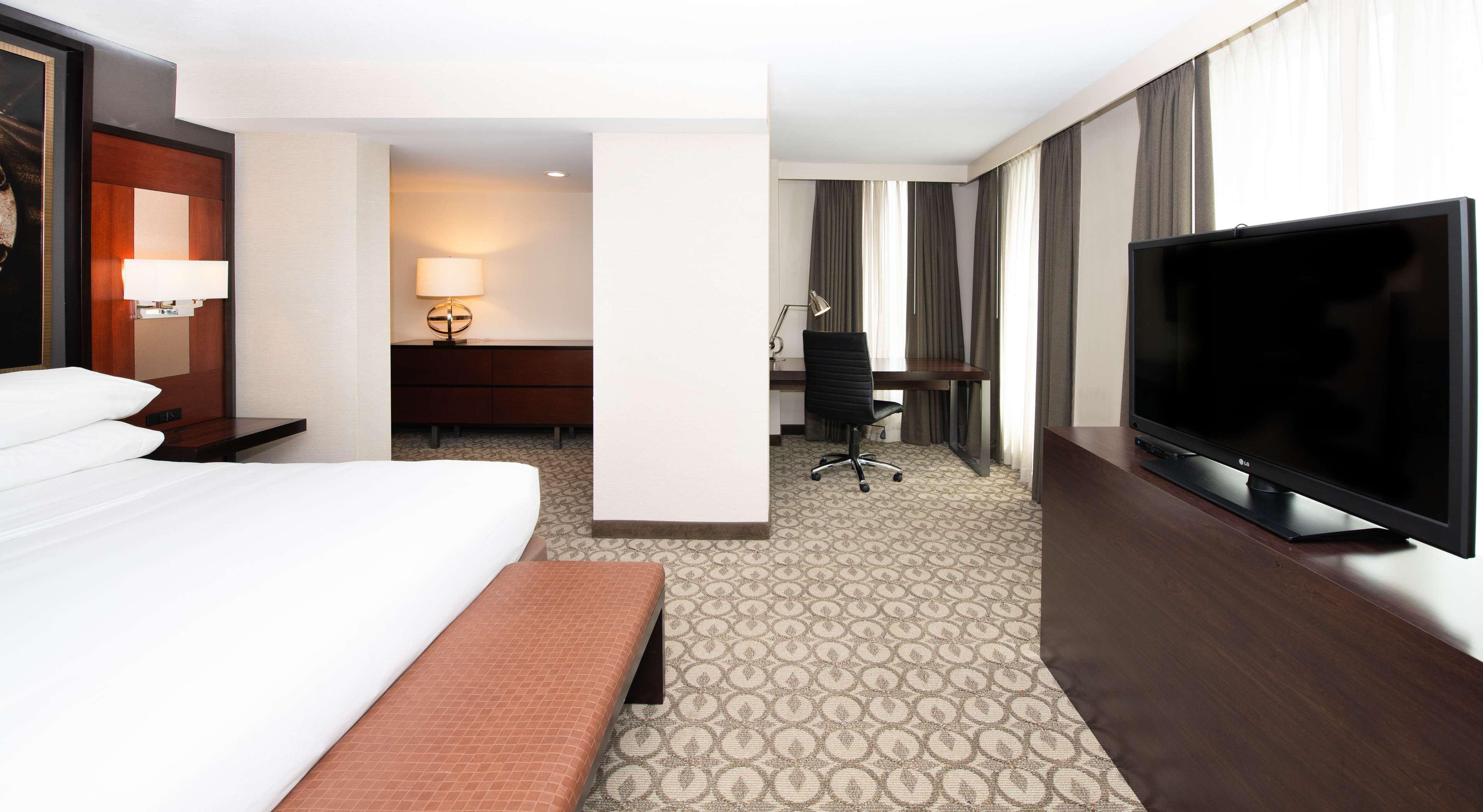 Doubletree Hotel & Suites Charleston Airport North Charleston Exteriör bild