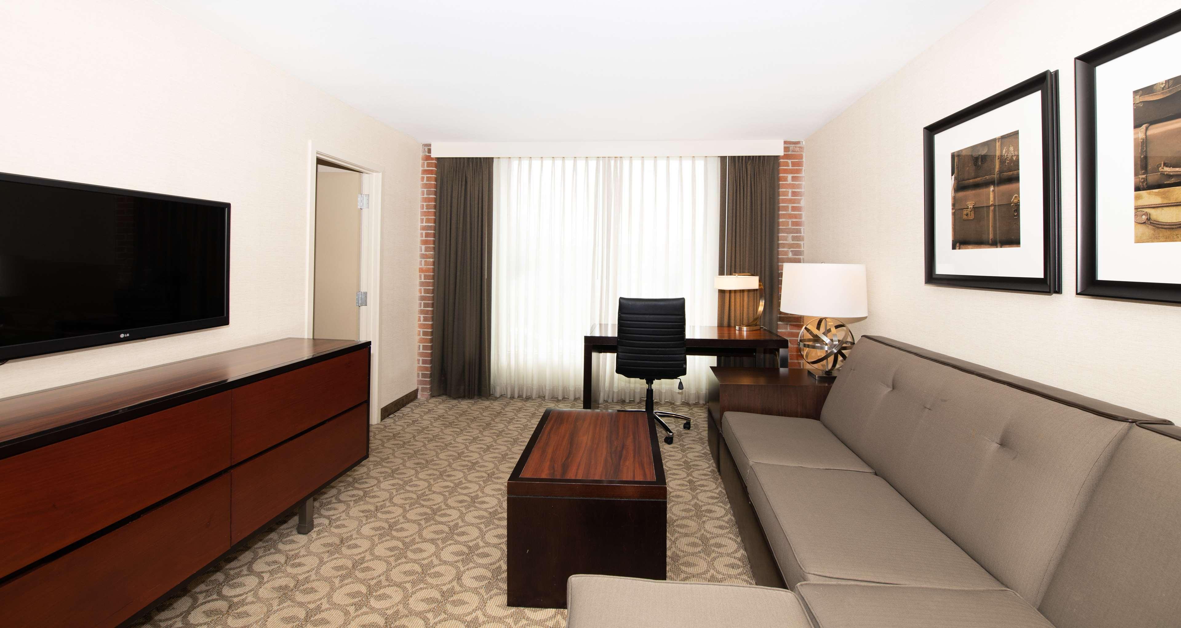 Doubletree Hotel & Suites Charleston Airport North Charleston Exteriör bild