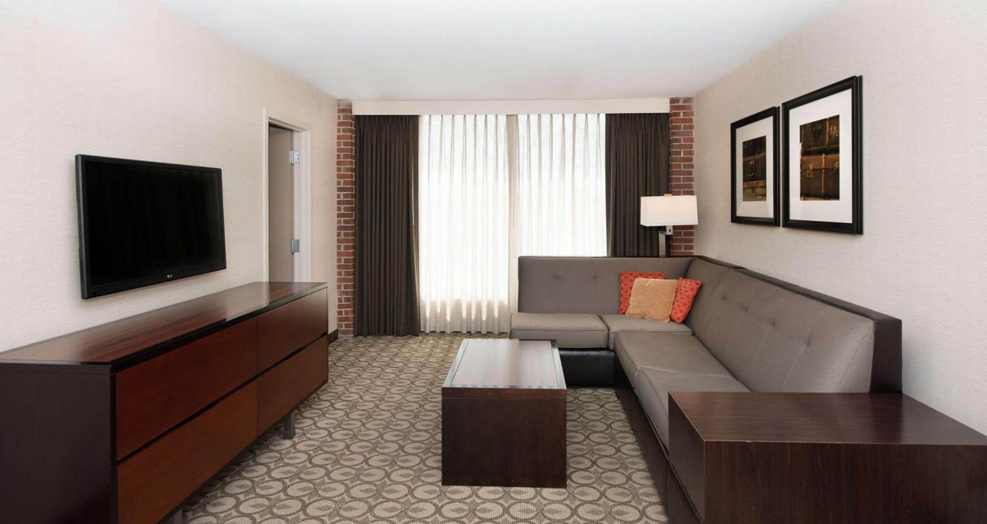 Doubletree Hotel & Suites Charleston Airport North Charleston Exteriör bild