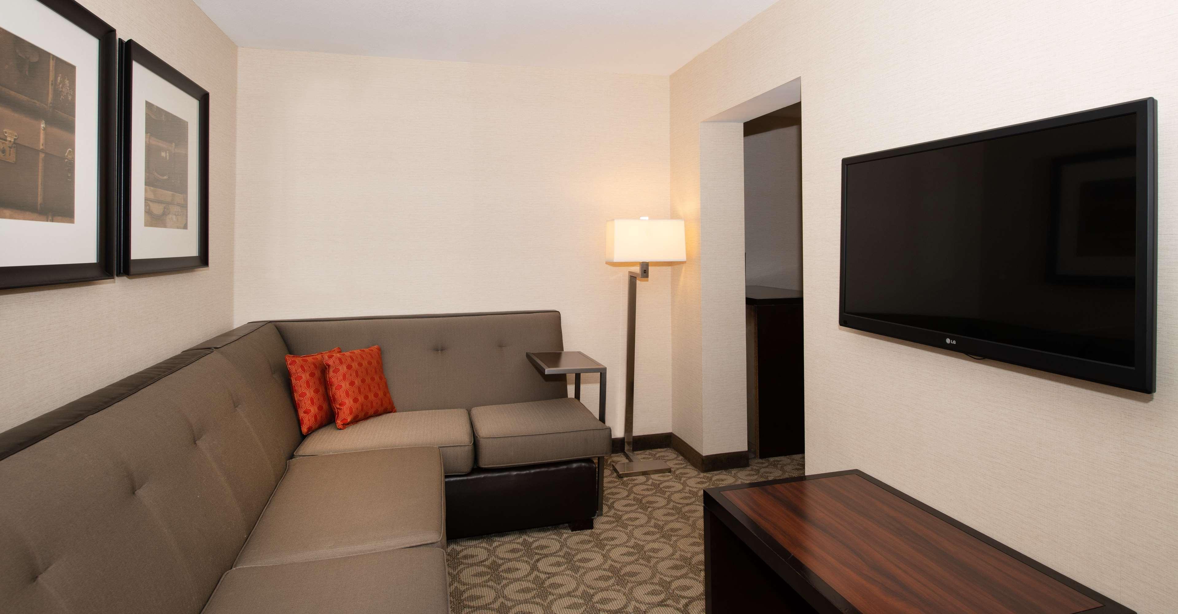 Doubletree Hotel & Suites Charleston Airport North Charleston Exteriör bild