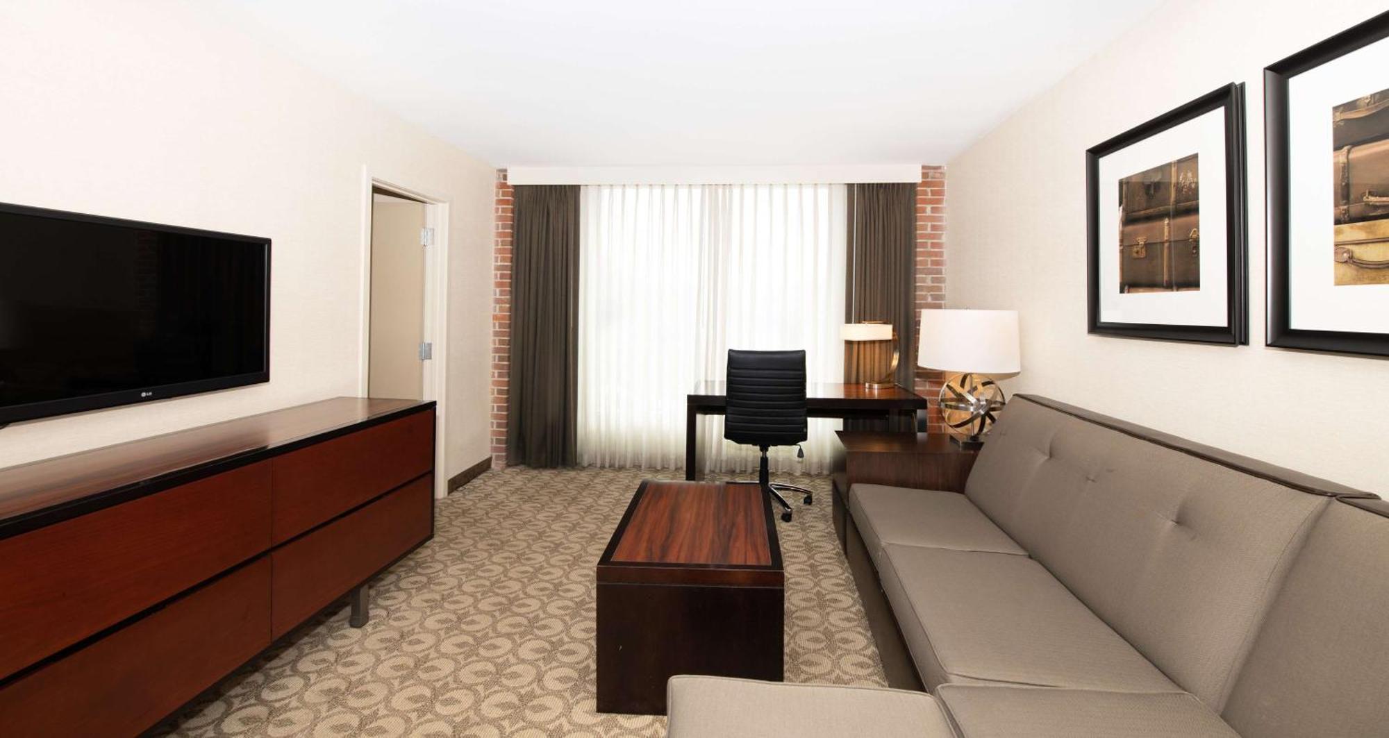 Doubletree Hotel & Suites Charleston Airport North Charleston Exteriör bild