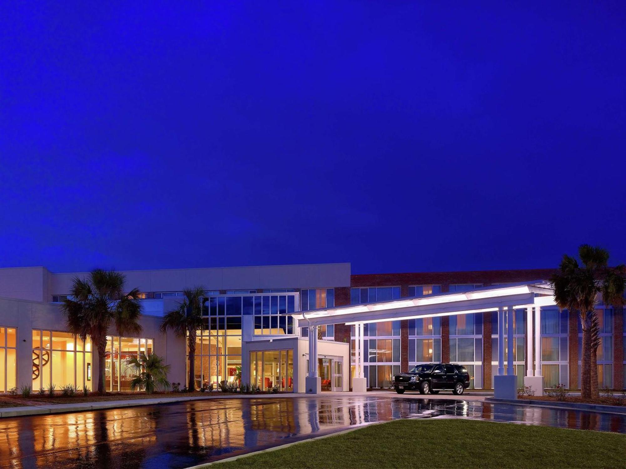 Doubletree Hotel & Suites Charleston Airport North Charleston Exteriör bild